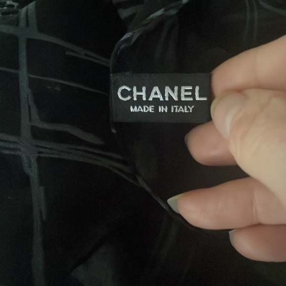 Chanel Silk Shawl - Picture 5 of 7